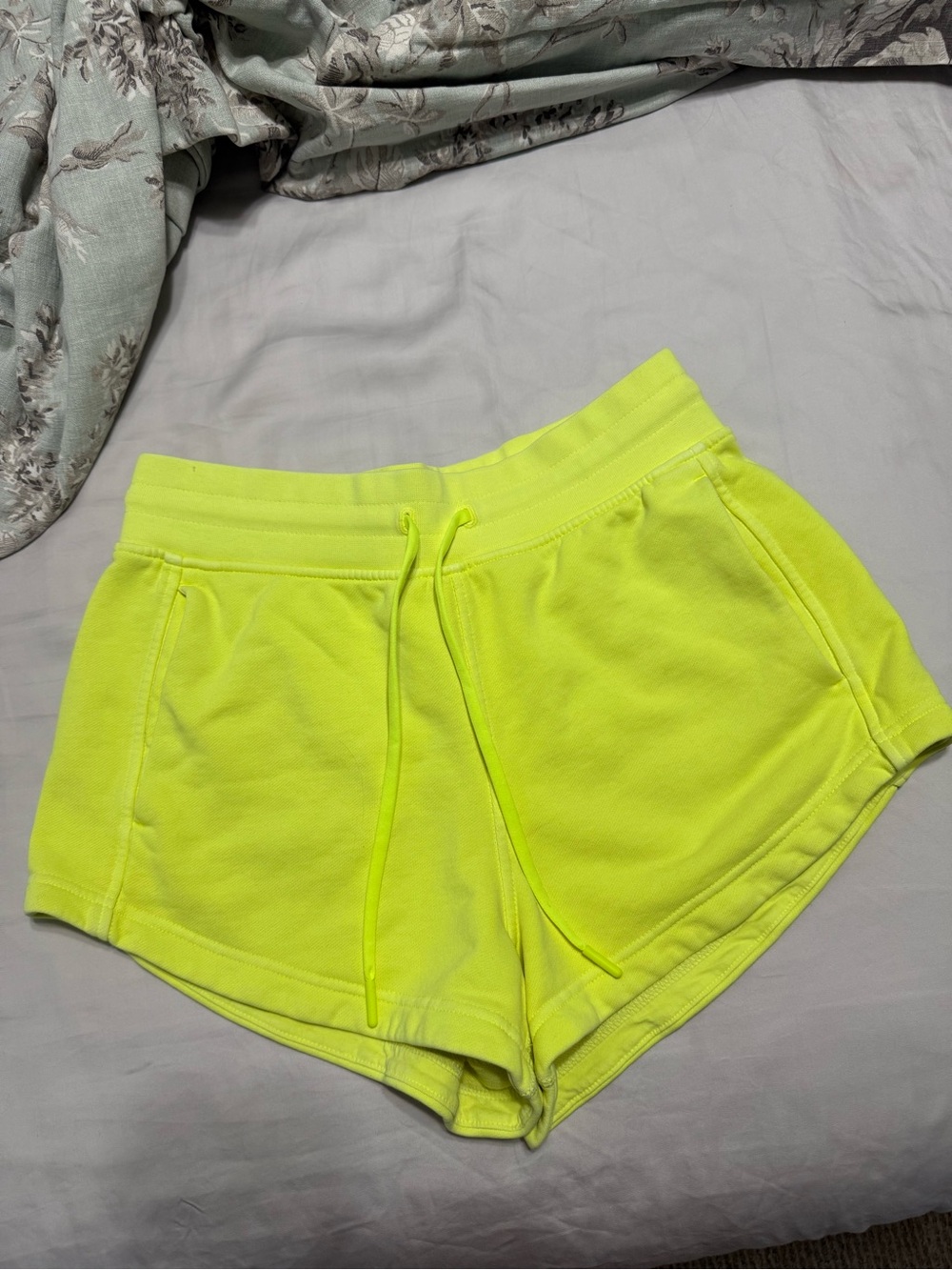 Lululemon shorts - Picture 8 of 9